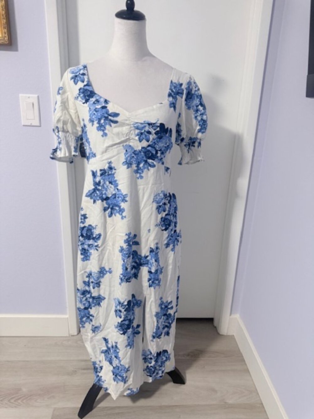 Francesca's Rayon/Linen printed dress.